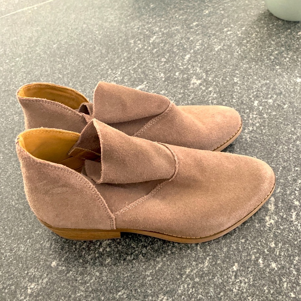 Lucky Brand Fahmida tan suede boot